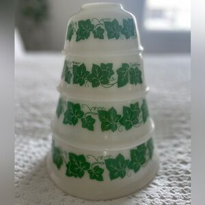 Hazel Atlas - Set of 4 Green Ivy Nesting Bowls